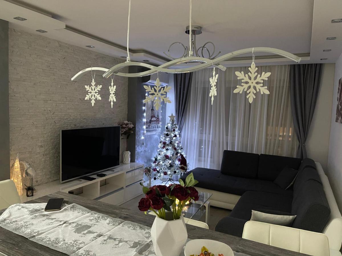 Apartman Mdb Lux Subotica Esterno foto